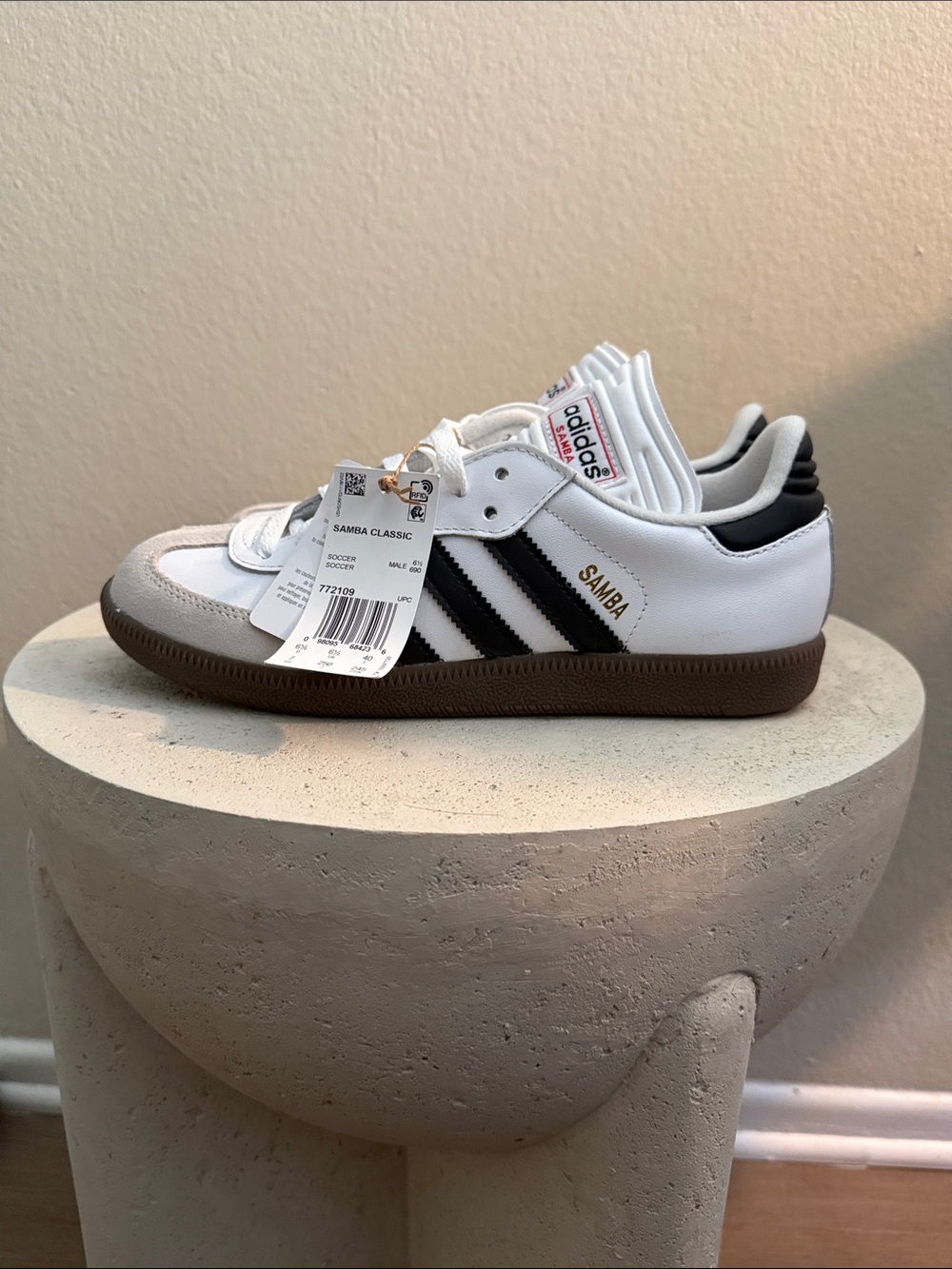 Adidas Samba Wht/blk Men’s US 7 UK 6.5 NWT